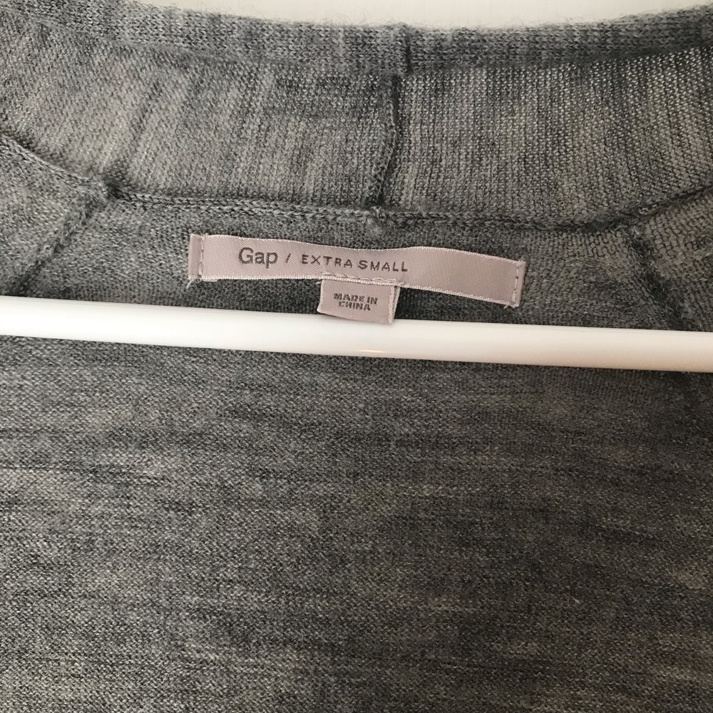 Gray Gap sweater jacket - Picture 2 of 3